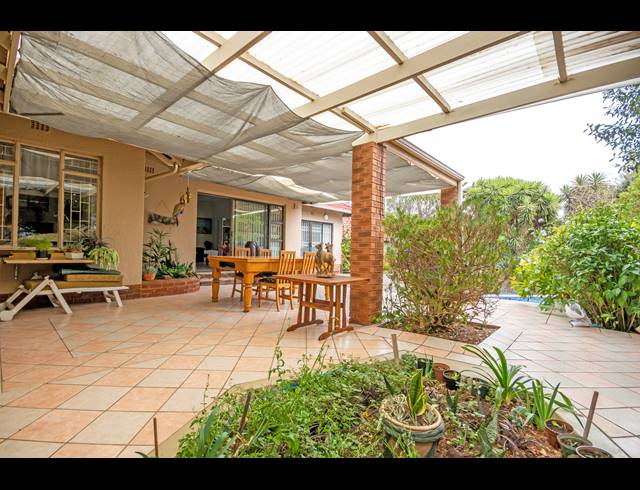 3 BEDROOM HOUSE RENTED IN GALLO MANOR